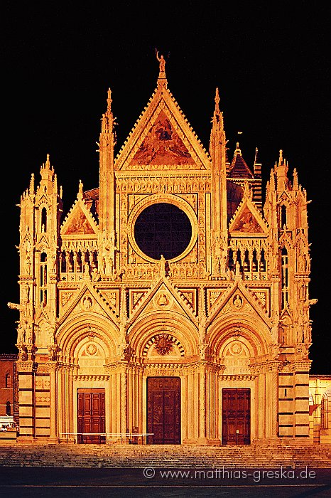 12 Dezember.JPG - Dom in Siena bei Nacht